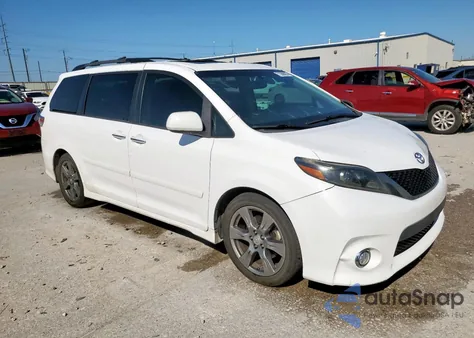 2017 Toyota Sienna Se z USA, uszkodzony, nr VIN 5TDXZ3DC1HS860587